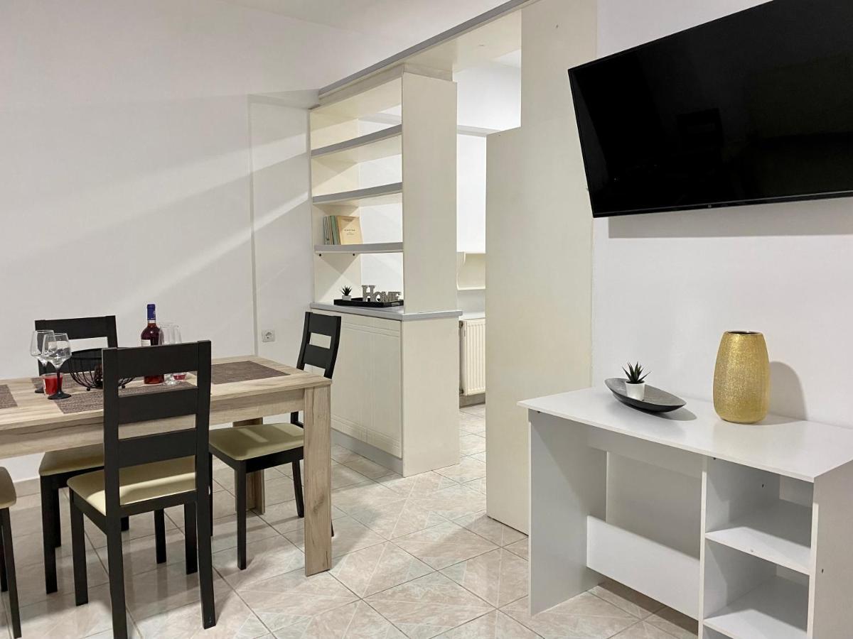 City Center, Cozy Apartment, With Amazing View, "2" コス・タウン エクステリア 写真
